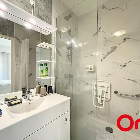아파트 Proche Plages Avec Piscine, Sauna, Parking Et Climatisation - Fr-1-647-23